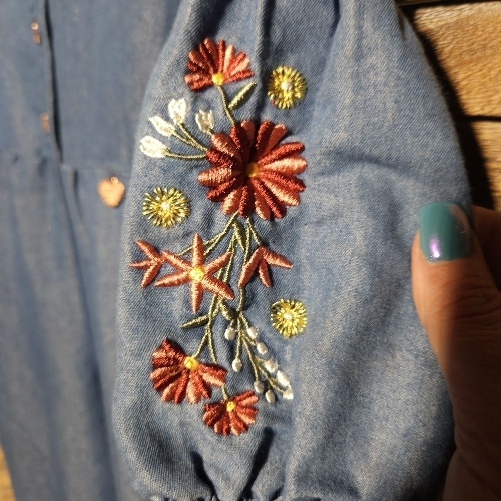 NWOT Vince Camuto 3T Girls Pantsuit with embroidery on sleeve - Picture 2 of 5
